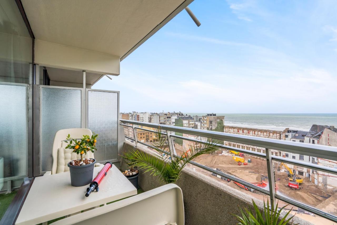 Luxueuze Vakantiestudio Met Zeezicht En Terras In Oostende Eksteriør billede