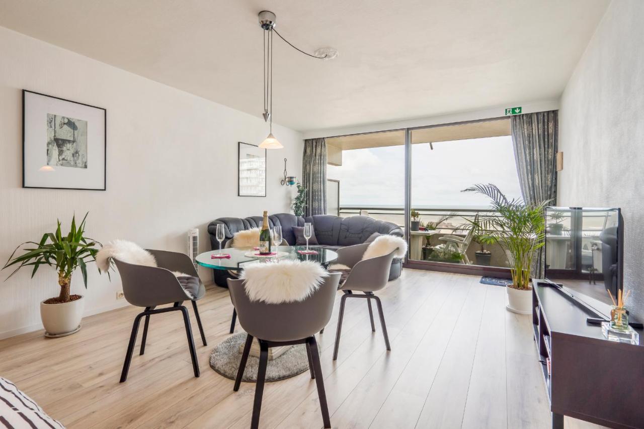 Luxueuze Vakantiestudio Met Zeezicht En Terras In Oostende Eksteriør billede