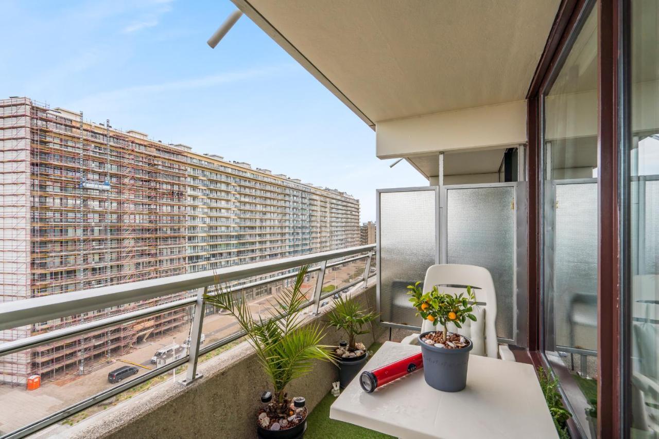 Luxueuze Vakantiestudio Met Zeezicht En Terras In Oostende Eksteriør billede